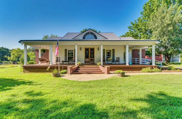 Pet-Friendly Vilonia Home w/Fenced Yard & Grill!