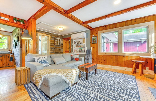 Pet-Friendly Wilmington Retreat w/Hot Tub!