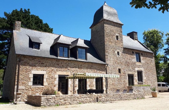 Petit Manoir Proche Dinan - Chambre d'hôtes