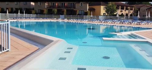 Petite maison dans Résidence