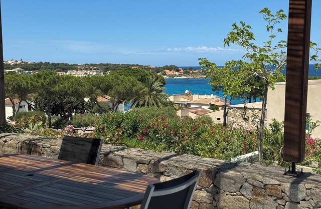 Petite Villa au Calme à 100 Mètres de la mer Terrasse Jardin vue mer