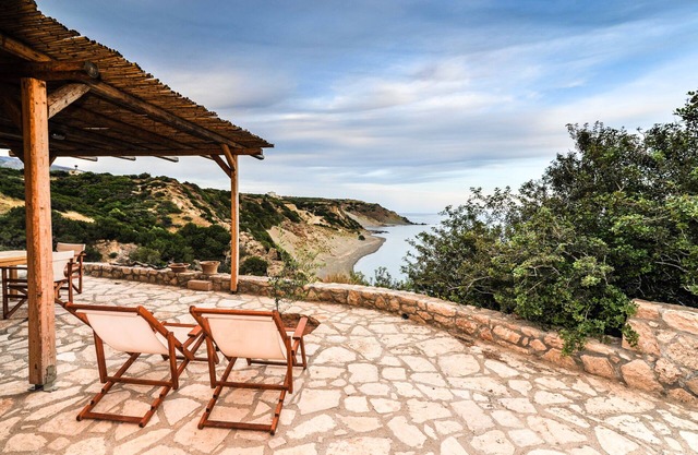 Petrino Beach house - a few steps from the sea away from crowds
