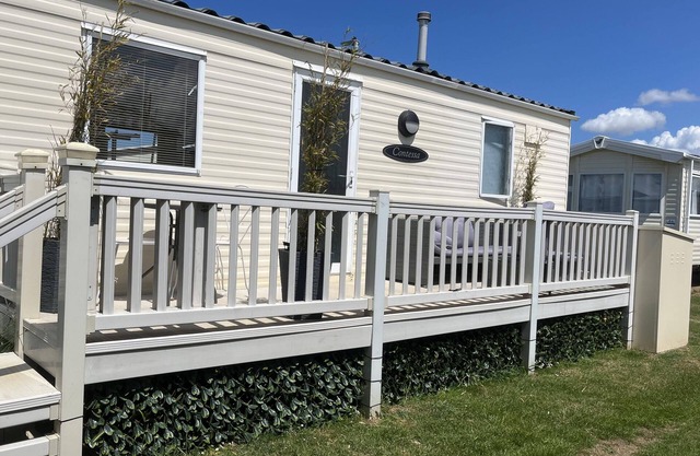 Pets Stay free 2 bedroom caravan at heacham beach