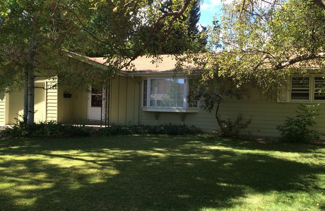 PETS welcome! CSU/mid-town Home!