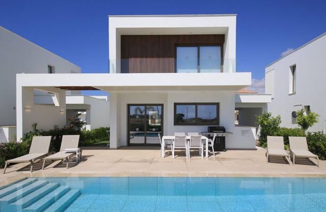 Phaedrus Living: Serenity Waves Villas No.20
