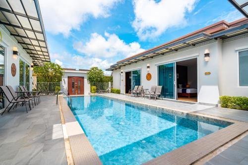 Phuket La Siesta Pool Villas & Pool Access Rooms