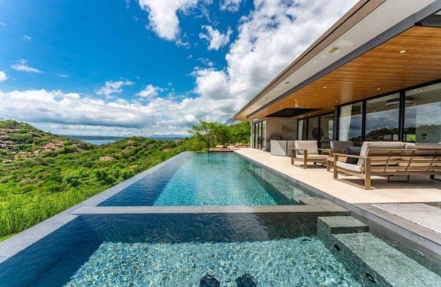 Picture-Perfect Ocean-View Villa – Ideal for Families & Relaxation