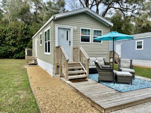 Picturesque Cottage with Fire Pit in Dunnellon, Florida