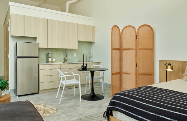 Picturesque Studio Northshore Chattanooga