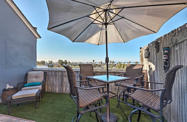 Picturesque Ventura Retreat: Steps to Shore!