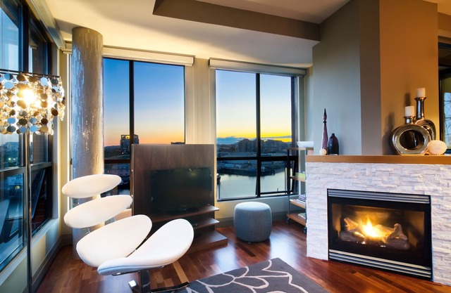 'Pied-À-Terre Harbour Penthouse' Private Rooftop Deck-Victoria