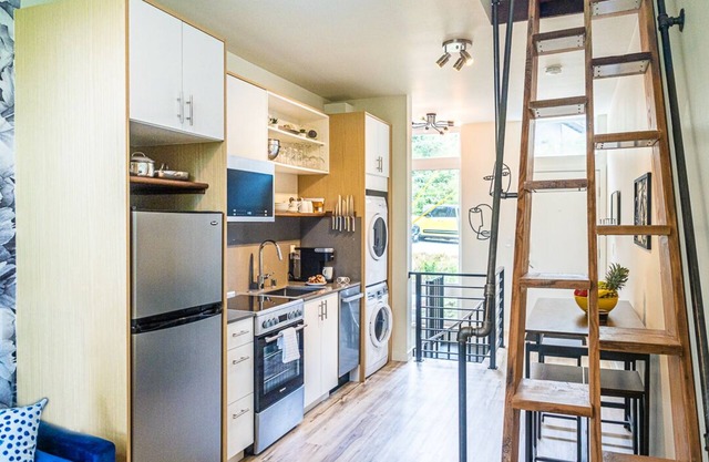 Pigeon Hill Modern Townhome