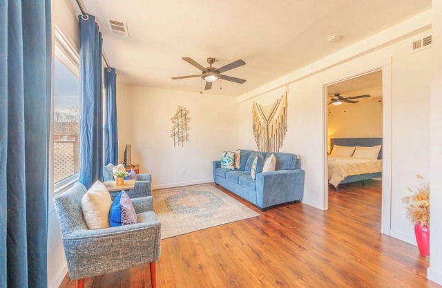 Pine Cove - Close to downtown and beaches