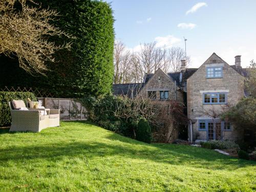 Pineapple Spa Cottage