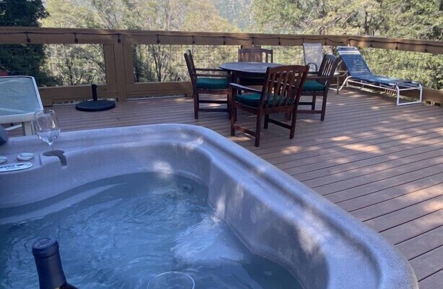 Pinecone Lodge-Adventure|Hot Tub|Privacy|10-Acres