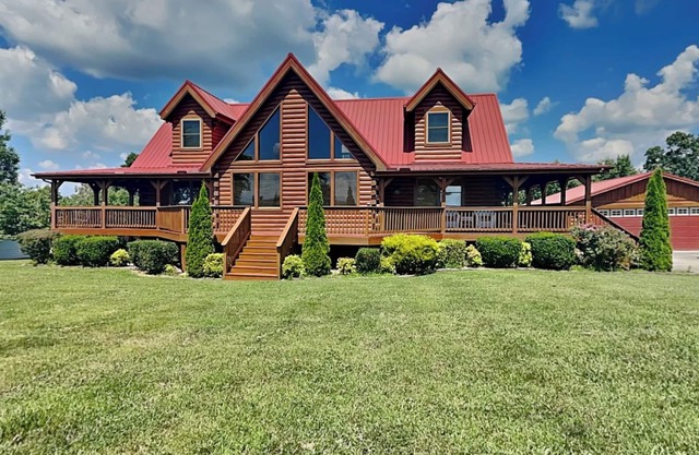 Pinnacle Place | Wraparound Deck w. Lake Views + Game Room