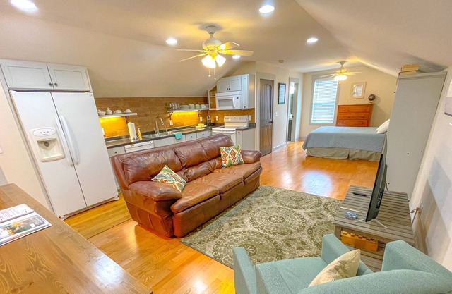 Piper's Paradise Studio