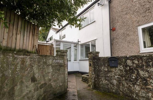 PIPPINS, family friendly, with open fire in Bream