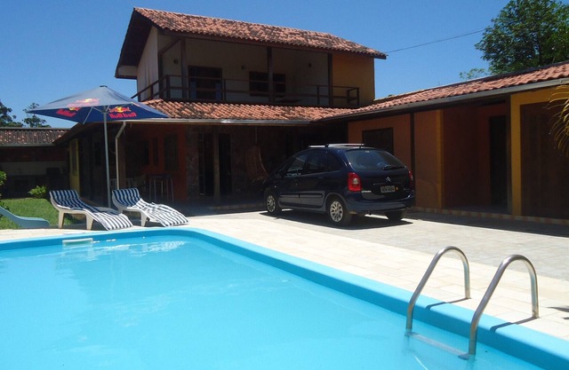 Piscina, churrasqueira e 3 suítes