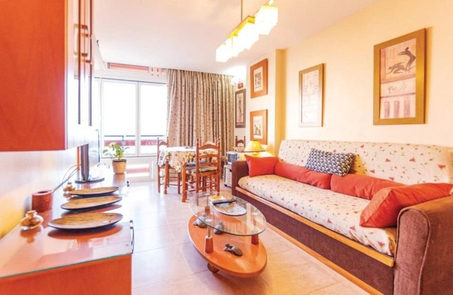 Piso Las naciones, cerca de la playa y varias piscinas