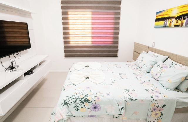 Pituba 3Q (1ste) silent, beautiful, luxury, renovated, close to Hospital da Bahia.