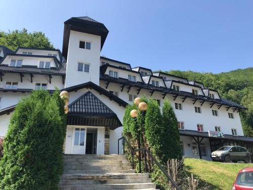 Planinski Raj - Bela Reka Gondola