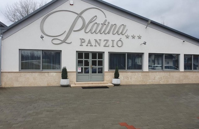 Platina Panzió***