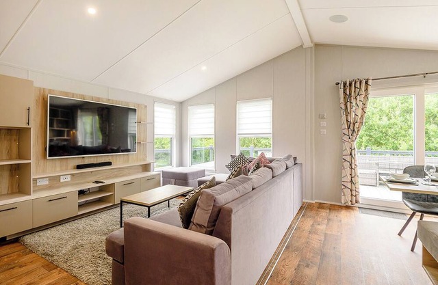 Platinum Lakeview Lodge Sleeps 4