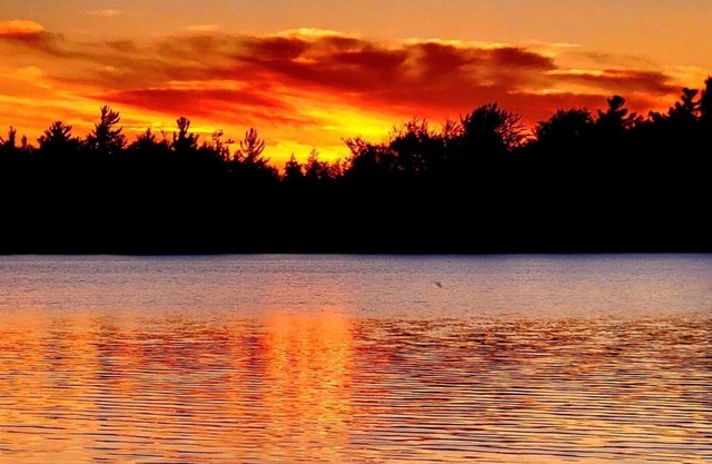 Platte Lake House - Private, Quiet Setting for Fishing close to Dunes & Beaches
