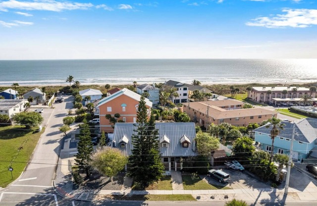 Play All Day, Soak All Night—Sleeps 6! Loft w/Hot Tub Steps to the Beach