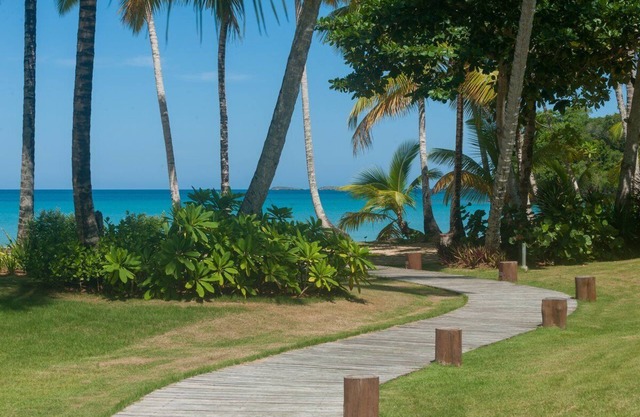 Playa Bonita 4BR Penthouse & Spa – Serene Getaway Steps from the Beach