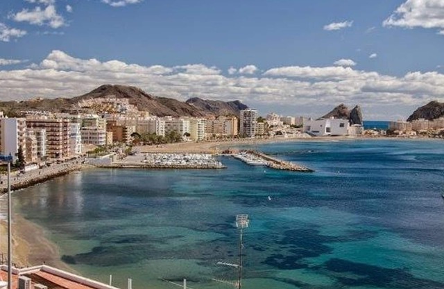 Playa Delicias, located next to the yacht club at 0. 8km from the center of Águilas. WIFI