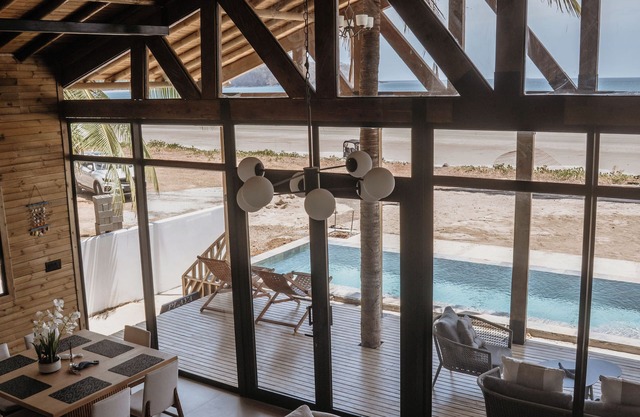 Playa Laska – Oceanfront Luxury Villa with Pools in Playa Venao