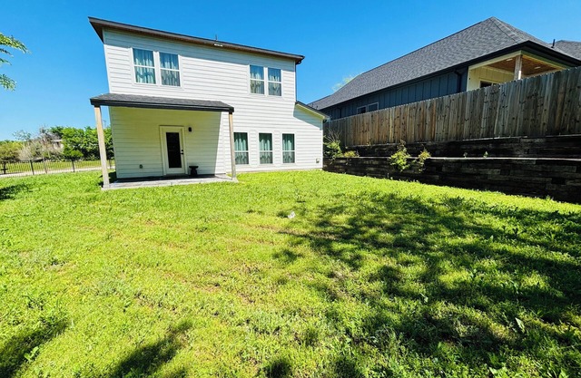 Pleasant 3-Bedroom Home with A/C in Fort Worth – Rosedale Retreat