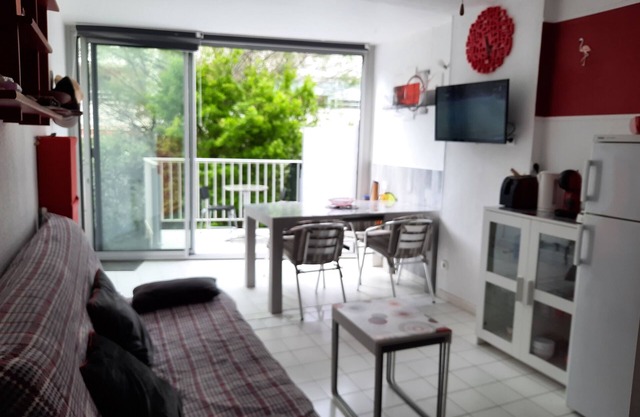 Pleasant, bright P2 - sleeps 5 with WIFI