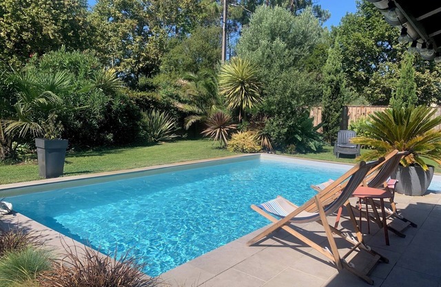 Pleasant house with heated pool 800 meters from the beach
