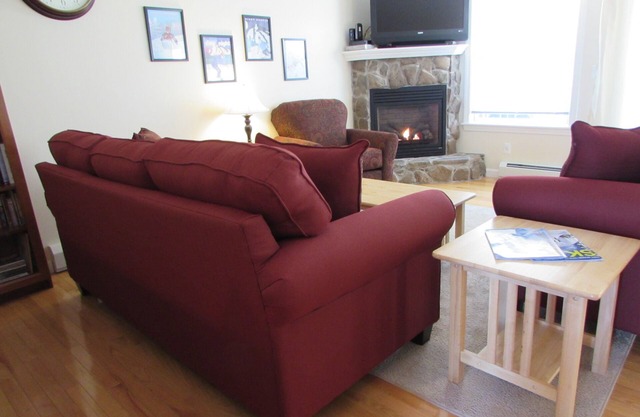 Pleasant Mountain Condo Ski in Ski out
