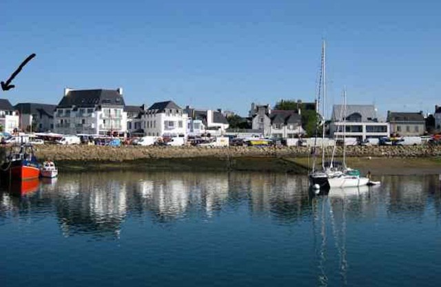 Pleasant recent 2-bedroom apartment on the port