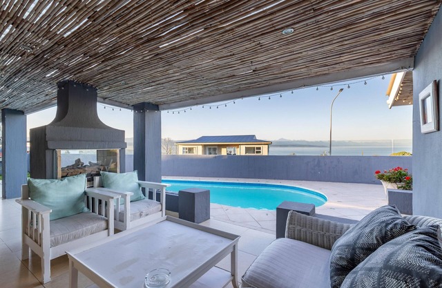 Plettenberg Bay 4-Bedroom Oasis with Pool & Braai
