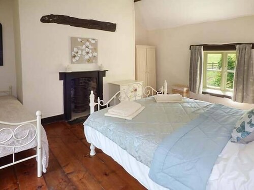Ploony Cottage, BLEDDFA
