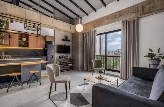 Poblado, 5 min to San Lucas Plaza, Free parking