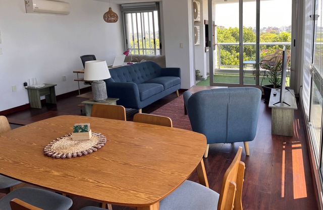 Pocitos apartment steps away from Montevideo Shopping Center