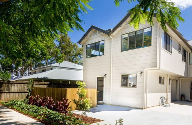 'Poinciana' @ Sunlight Swan - Beerwah - sleeps 6