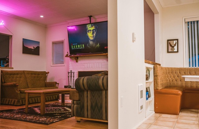 Pointless Break - Renfrew Getaway House W/Sauna - 7320 Pacheena Rd