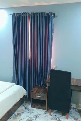 Pollyjolly Hotel And Suites