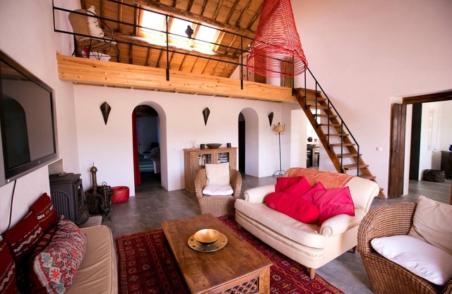 Pombais Turismo - Casa do Brasão