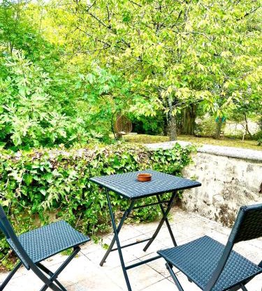 Pomegranate Gite Sleeps 4 with Pool