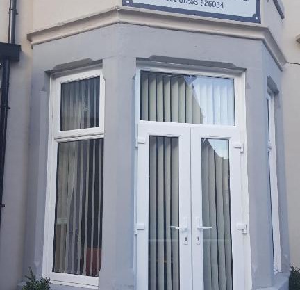 PONDEROSA B&B with free onsite parking and breakfast included