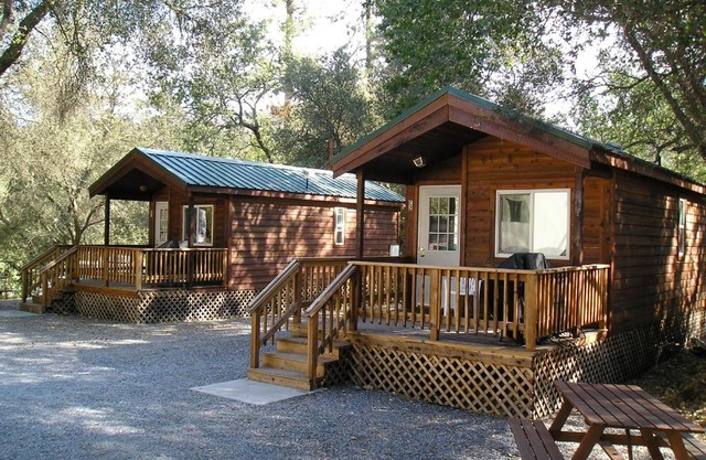 Ponderosa Camping Resort One-Bedroom Cabin 1