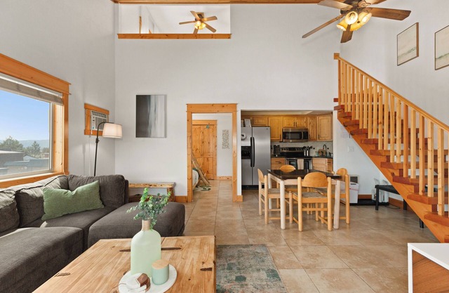 Ponderosa Paradise - NEW w/King Bed! Pets OKAY